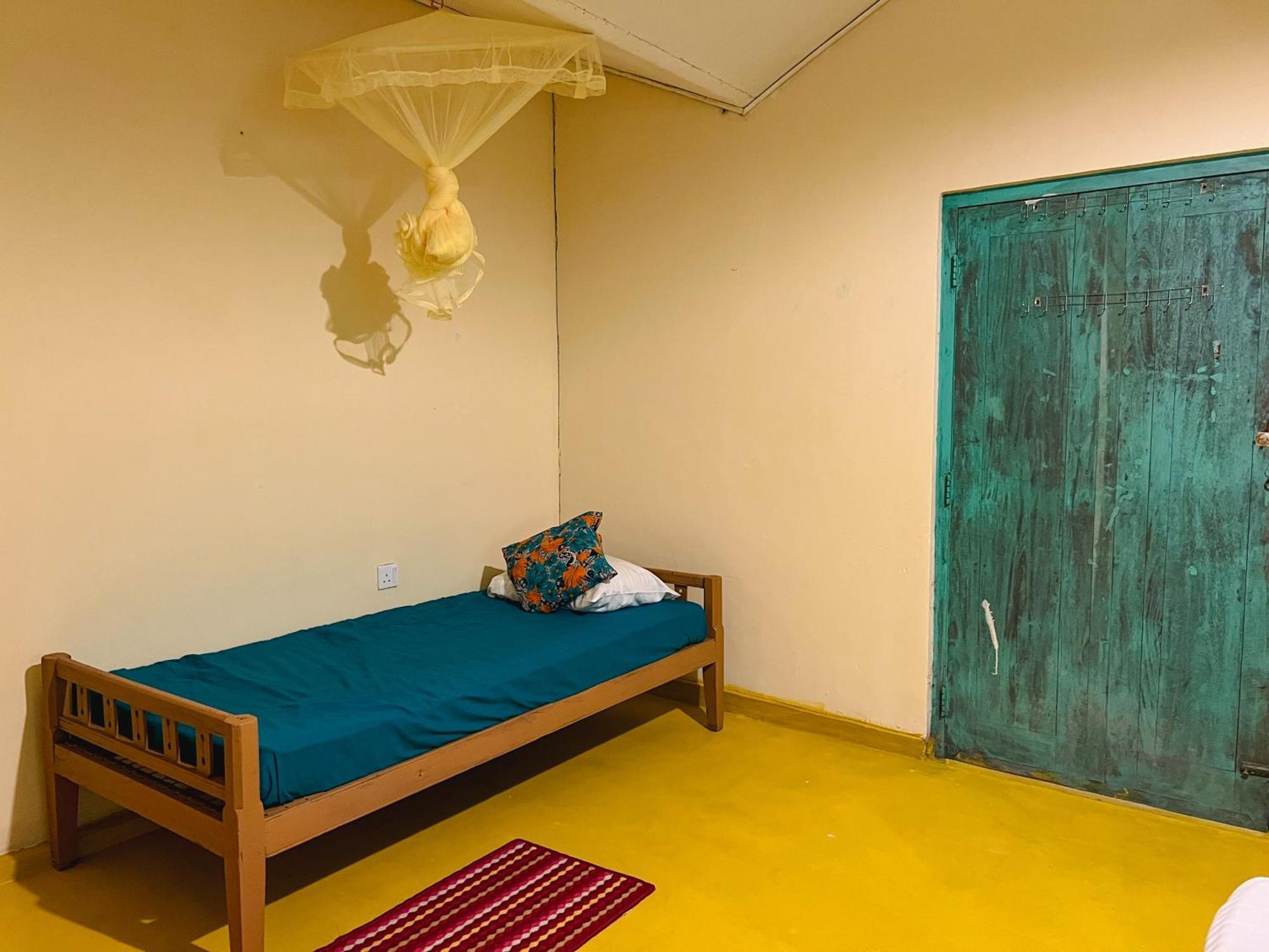 Lazy Monkey Surfhostel - Sri Lanka 迪克韦勒 外观 照片